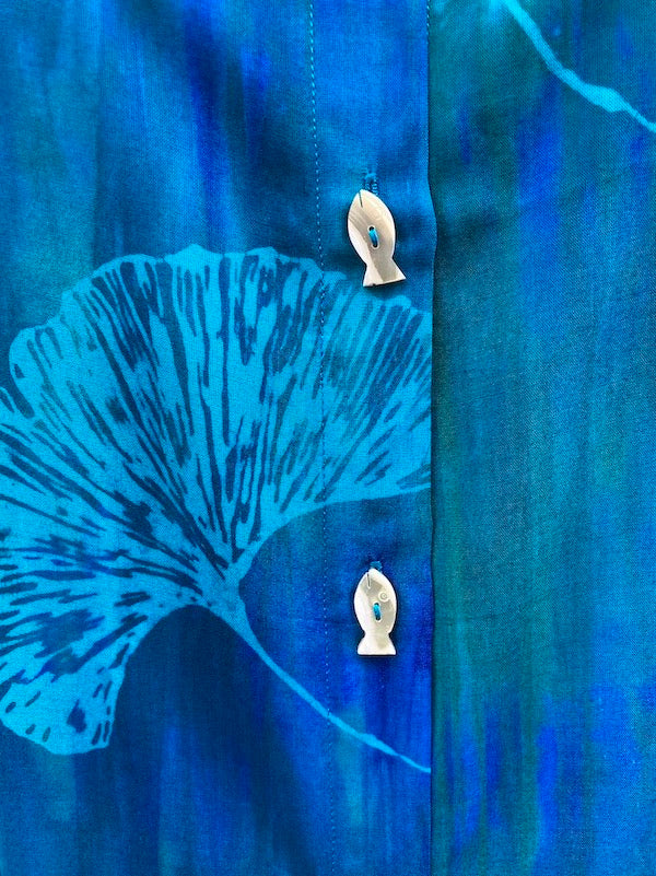 Bluse Fischknöpfe gerade Gingko, blau-türkis